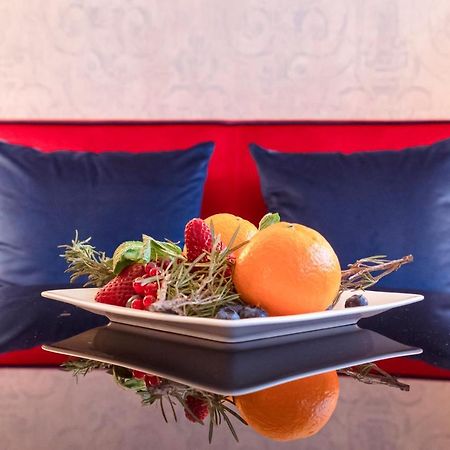 ホテル パラッツォ コーナリア ミラノ エクステリア 写真 A fruit salad