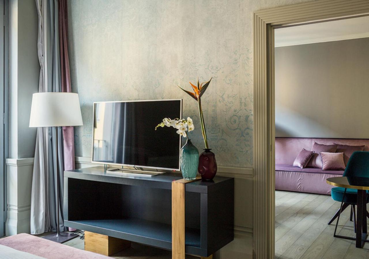 ホテル パラッツォ コーナリア ミラノ エクステリア 写真 A room at the hotel